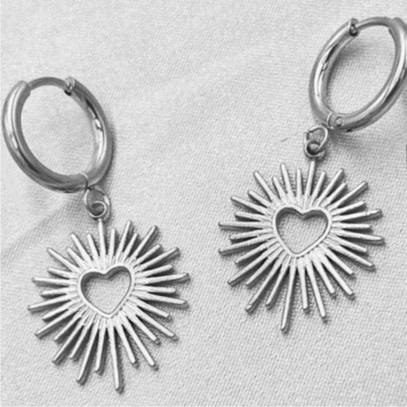 “Radiant Sacred Heart” of Jesus Immaculate Mary Burst Explode Catholic Earrings - Picture 16 of 16